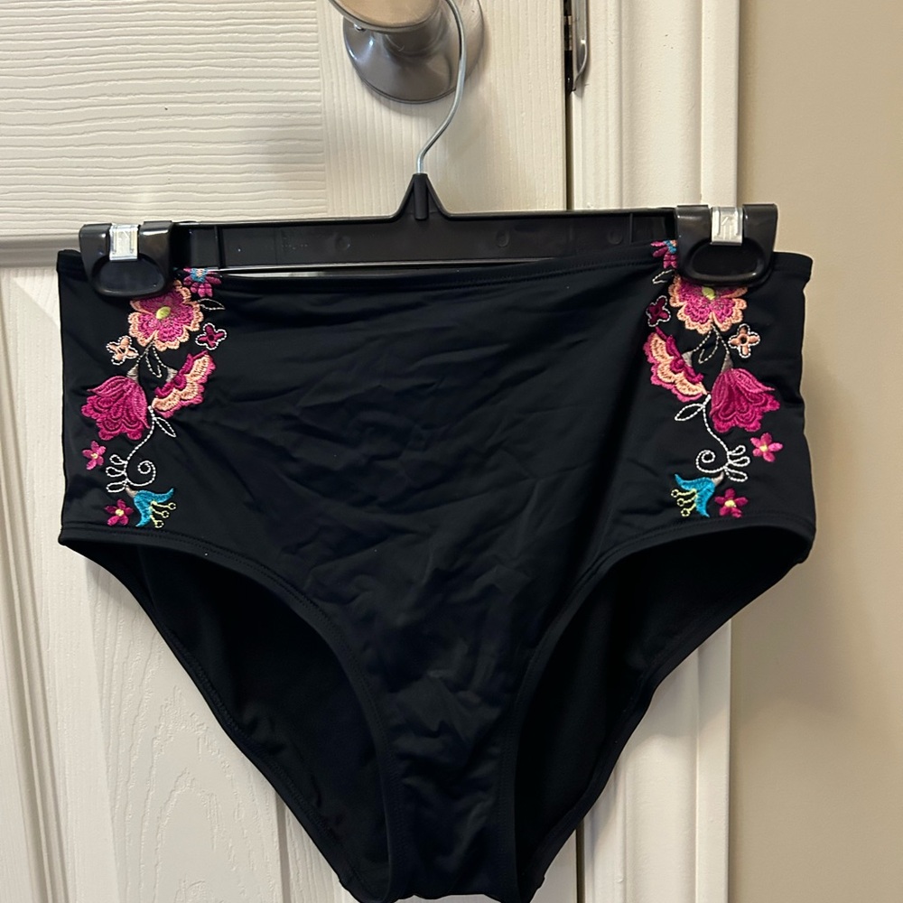 La vie en Rose aqua 2 piece swimsuit. - Picture 3 of 6